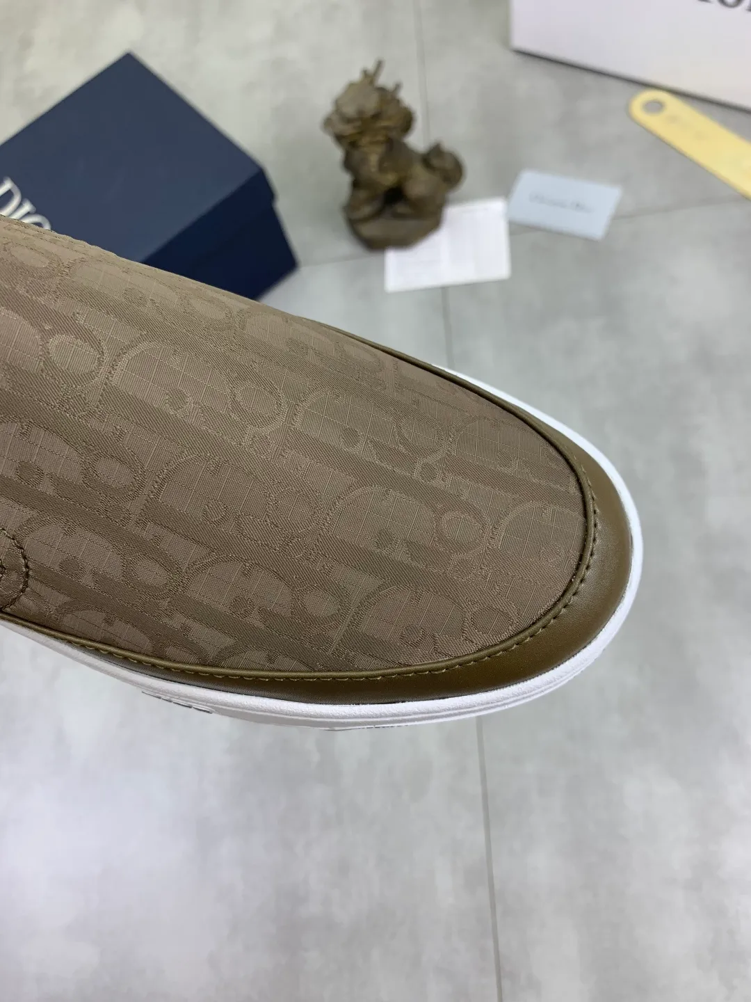 Men's Men's Shoes💰P400💰[New Style]🆘[Dior] 2025 Dior Original Lace-up Low-top Men's Shoes Classic casual shoes 🔥This model is the official flagship model with high quality and made by famous original designers. It is made of high-quality cowhide with original materials➕Comfortable and breathable mesh lining➕Pigskin insole. The perfect last shape and generous and fashionable design have attracted many consumers. Suitable for drivers to drive🚗. What you want is the highest quality in the market. Color: 4️⃣Color code number: 38--44 (45 customized)